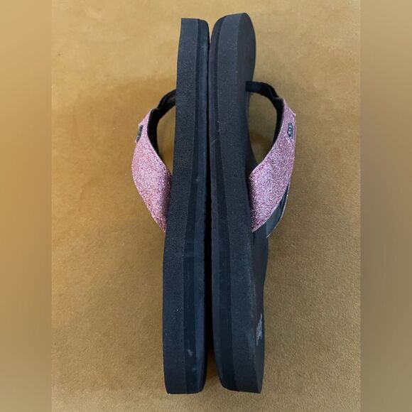 Reef pink glitter flip flops Size 7 - Picture 5 of 6